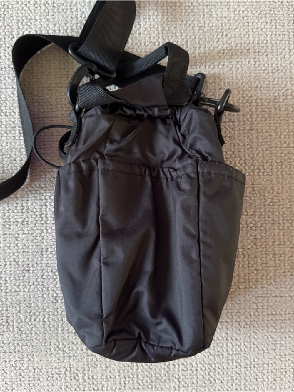 Black Calpak water bottle holder crossbody - Picture 3 of 4